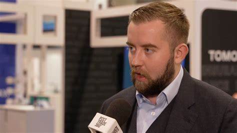 随着区块链技术的不断发展,资产代币化正在成为金融行业的热点话题。Chainlink创始人Sergey Nazarov分享了他对资产代币化未来的深刻见解,探讨了它将如何变革传统金融体系并推动更广泛的资产流通。
