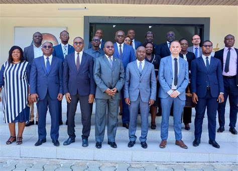 科特迪瓦国家民事与身份识别办公室(ONECI)携手国际技术运营商Semlex,共同推进民事登记的数字化进程,开启数字时代的便民新篇章,保障数据安全与历史传承,实现公共服务现代化。
