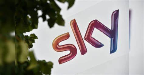 天空传媒宣布将在英国裁减600个职位,聚焦流媒体和数字服务转型,体现出媒体行业数字化转型趋势和新商业模式的调整。本文深入解析天空传媒裁员背后的战略考量及其对未来媒体市场的影响。
