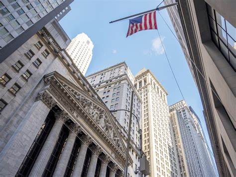 随着美股市值持续抬升,市场对高估值逐渐接受并形成新的定价框架,文章解析驱动因素、潜在风险以及可行的投资策略,帮助投资者在高估值环境中审慎布局
