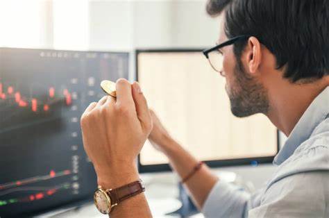 解析比特币过去十年惊人涨幅背后的动力与陷阱,评估未来成为百万富翁的可能性,并给出切合实际的投资策略、风险管理与税务与安全注意事项,帮助读者做出理性决策。
