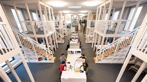 探讨DiLer平台如何助力Alemannenschule Wutoeschingen实现数字化转型,提升教学质量与学生体验,揭示现代教育中技术应用的全新可能性。
