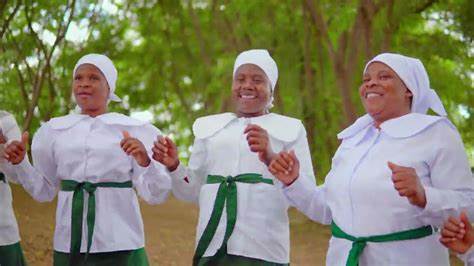 深入了解马拉维音乐人Alex Nkalo的代表作《Odala ndi Onsewo》,揭示这首歌曲在文化传承和音乐创新中的重要地位,以及它在YouTube平台上的影响力和受欢迎程度。
