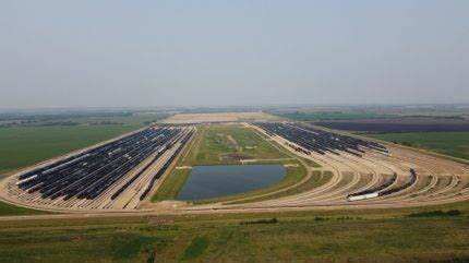 加拿大Cando铁路与码头公司获得加拿大基础设施银行(CIB)提供的7200万美元贷款,计划扩展位于阿尔伯塔省的斯特金终端,提升西加拿大工业区的物流能力,促进区域经济增长和全球贸易连接。
