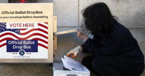 报道一起在家庭亚马逊包裹中意外发现官方选票的事件,解析可能成因、法定程序、对选举信任的影响以及各方应采取的调查与补救措施,提供面向选民与选务人员的实用建议。
