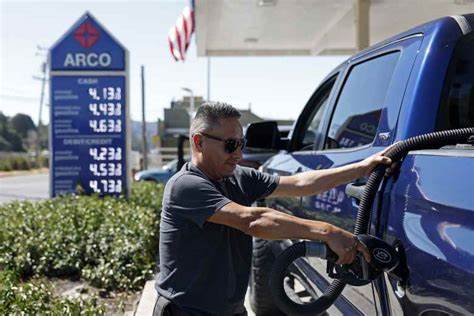 随着八月消费者物价指数(CPI)可能加速上涨,通胀走势正在引发市场与政策制定者的高度关注。本文深入解析最新通胀数据的变化及其对美联储货币政策的潜在影响,探讨通胀加速背后的驱动因素及未来利率走向的可能趋势。
