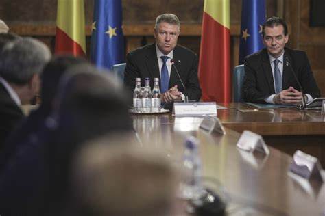 全面梳理罗马尼亚当前政治局势,聚焦政府、政党和领导人最新动向,深入解析影响国家发展的关键政治决策和社会反响。
