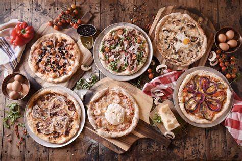 深入探讨马德里最受欢迎的披萨店,介绍各家店铺的特色与美味,帮助披萨爱好者在这座城市找到理想的美食去处。
