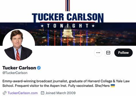 本文详细剖析了一名美国海军医务官员因个人社交媒体上的性别代词信息遭右翼激进分子曝光后被解职的事件,探讨事件背后的政治与社会影响、军队内部对LGBTQ+群体的态度,以及相关政策的演变和争议。
