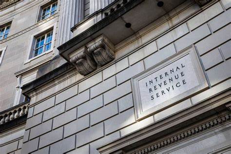 随着股市持续上涨,联邦政府的税收收入迎来了显著的提升,这对财政预算和经济发展具有深远影响。本文深入探讨股市表现与联邦税收收入之间的关系,分析其背后驱动因素及未来可能带来的挑战与机遇。
