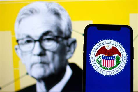 本文深入探讨了美联储主席鲍威尔关于关税对美国通胀影响的最新观点,分析了关税如何影响消费者价格,及其对经济通胀形势的短期与长期影响,帮助读者全面理解当前经济环境下的价格变化动态。
