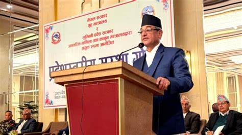 尼泊尔内政部长拉梅什·莱卡赫在"Z世代"抗议引发的暴力事件中19人死亡后宣布辞职,这场抗议因反对政府对社交媒体平台的封禁和腐败问题而爆发,反映出尼泊尔政治和社会环境的复杂局势。
