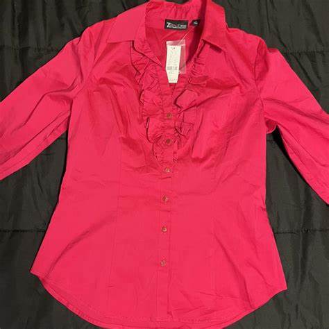 深入了解纽约公司最新款衬衫与女式上衣的设计风格、材质选择及搭配技巧,助力打造多样化造型,满足各种场合需求。
