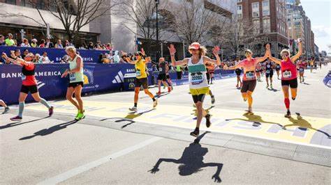 探索波士顿马拉松2026年的报名条件、参赛优势以及备战策略,帮助跑者全面解析赛事信息,规划自己的跑步之路。了解赛事报名流程、训练建议和赛场体验,助力跑者实现波士顿马拉松梦想。
