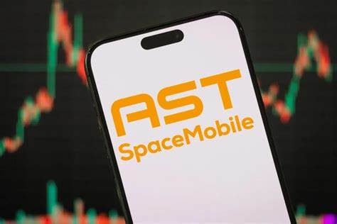 深入分析AST SpaceMobile的业务模式、财务表现与市场前景,帮助投资者理性判断当前股价下跌是否为入场良机,探讨未来潜力与风险并存的投资机会。
