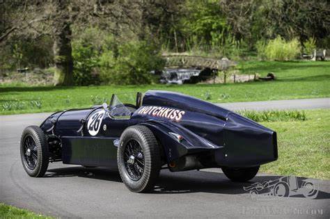 深入解析Hotchkiss这一词汇的历史渊源,揭秘其在日本与西方语境中截然不同的含义,揭示关于Hotchkiss机枪与订书机的真实关联与传说背后的故事。
