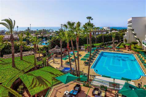 深入了解2025及2026年摩洛哥假期的最佳选择,探秘这片北非国度的独特魅力和丰富文化,规划理想的旅行路线,享受与Rainbow合作带来的优质旅游服务。
