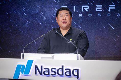 火萤航天在经历首次公开募股(IPO)后遭遇火箭事故,导致公司财务亏损加剧,股票表现大幅下滑,反映了航天新兴企业面临的风险与挑战。本文深度剖析火萤航天的最新财务状况、事故影响以及未来发展前景。
