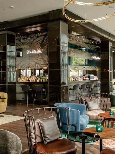 从地理位置、房型特色、服务体验到周边交通与景点,全面解析Motel One Berlin‑Hauptbahnhof的亮点与注意事项,助你在柏林选择既舒适又高性价比的住宿方案。
