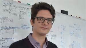 Mat Travizano是一位卓越的科技投资人和慈善家,他以独特的智慧、无私的帮助和深厚的友情影响了无数人。本文深入回顾了他丰富精彩的人生,揭示了他作为导师、好友及家庭成员的感人故事,彰显了他对科技界及周围人的巨大贡献。
