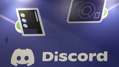 本文深入探讨了Discord平台在多起枪击事件中的关联,分析了虚拟社区与现实暴力之间的复杂联系及其对社会安全的影响,旨在为读者提供全面的视角和深刻的理解。
