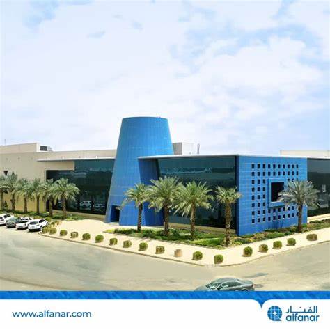 深入了解alfanar公司其卓越的电气制造能力,涵盖传统及可再生能源领域的工程解决方案,以及其在全球能源转型中的重要角色和持续投资可持续发展的雄心。本文全面介绍alfanar的发展历程、业务范围以及创新战略,展望其引领未来电力基础设施建设的愿景。
