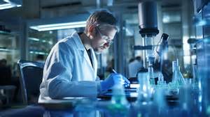 Recursion Pharmaceuticals通过人工智能加速罕见病和肿瘤药物研发,近期因REV102项目取得显著进展,获得合作方Rallybio的1250万美元里程碑支付,彰显其创新合作模式和AI技术在生物医药领域的深远影响。
