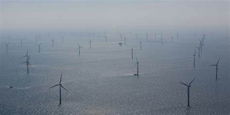 挪威主权财富基金以53亿美元收购德国电力传输运营商的股权,标志着其在欧洲能源基础设施领域的重要布局,促进绿色能源转型和全球能源市场的稳定发展。本篇文章深入解析此项交易的背景、意义及未来影响。
