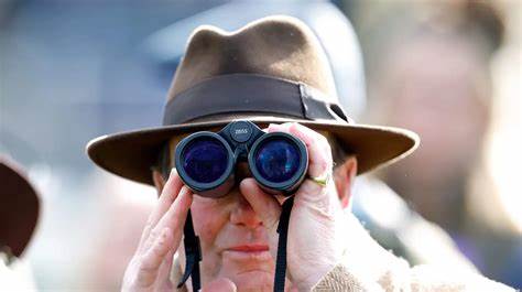 随着Circle与德意志交易所签署合作备忘录,合规稳定币在欧盟金融市场基础设施中的应用进入新阶段。本篇深入解析合作细节、MiCA监管框架、对市场参与者的影响及未来挑战与机遇,帮助读者把握欧洲稳定币生态的演变脉络。
