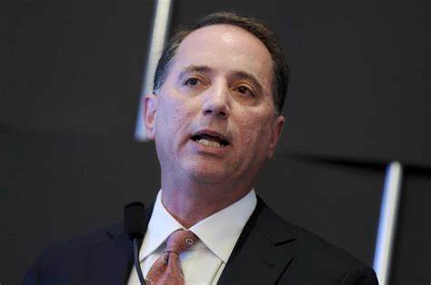 杰富瑞投资银行录得创纪录的季度业绩,成为并购市场回暖的重要信号。分析其背后的宏观环境、私募股权动力、行业热点、跨境交易趋势以及对企业与投资者的实际影响,为理解当前资本市场与并购格局提供深入视角。
