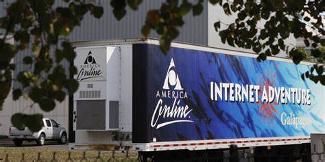 随着数字时代的迅猛发展,互联网公司面临着激烈的市场竞争与战略调整。阿波罗全球管理公司正在积极评估出售其旗下互联网先驱AOL的可能性,旨在通过优化资产配置提升企业价值,这一举动对整个互联网行业及投资市场具有重要影响。
