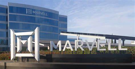 在一次投资者会议上,马维尔科技CEO给出令人安心的业务展望,强调定制芯片业务的稳定性与数据中心领域的增长机会,并宣布追加大额回购授权,这些因素推动公司股价回升并引发分析师上调目标价。
