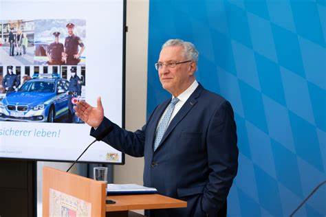 全面解析德国Oberpfalz地区最新新闻报道,涵盖治安事件、交通事故、社会问题及预防建议,帮助读者了解当地情况与安全防护知识。
