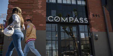 通过巨型合并,Compass的私密房源战略迎来了新机遇,进一步提升其市场竞争力和用户体验,推动房地产行业的新变革。本文深入剖析这一合并背后的战略意图及其对房地产市场的深远影响。
