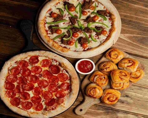 探索圣地亚哥2025年比萨外卖市场的最新动态,了解通过Uber Eats平台如何轻松点餐、美味送达及节省配送费技巧,尽享多样餐厅选择与优质用户评价,打造完美居家美食体验。
