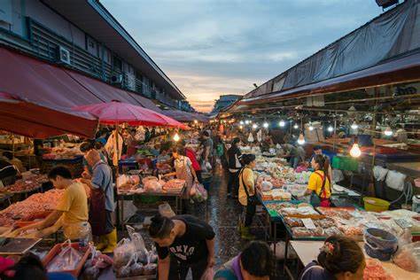 深入了解曼谷这座繁华大都市的独特魅力和实用旅行贴士,帮助旅客顺利规避常见陷阱,体验精彩纷呈的文化、美食与城市生活。
