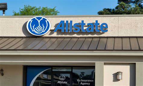 安泰保险(Allstate)作为美国领先的个人财产及意外险供应商,近日发布了八月灾难损失的初步估计数据,本文详细剖析了这些数据对公司财务及未来发展的影响,并结合近期投资动态,为投资者带来深入的行业洞察。
