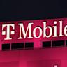 深入探讨2025年第二季度T-Mobile(TMUS)股价下滑10%的多重因素,涵盖市场竞争、用户增长、促销策略及行业环境变化,为投资者与行业观察者提供全面见解。

