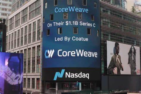 解析 CoreWeave 与 Meta 签约后股价上涨的原因与影响,从技术、商业与投资角度剖析为何双重合作或多重供给比单一依赖更具优势,并评估行业竞争与未来风险与机遇。
