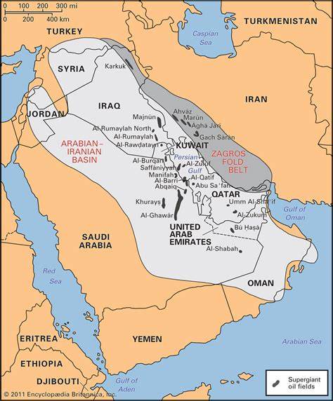本文深入探讨了伊拉克是否正在通过新的石油管道项目,帮助伊朗规避国际制裁,继续向全球市场出口石油的复杂局势。文章详细分析了两国共享油田的背景、伊朗如何通过伊拉克实现石油出口,并对未来中东能源战略及国际影响进行了前瞻性解读。
