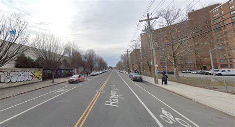 驾考作为驾驶生涯的重要一步,许多纽约驾驶考生选择在布朗克斯哈弗迈尔大道进行路考。了解考场环境、考官偏好以及考生真实体验,有助于考生自信应考,提高通过率。
