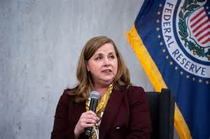 在就业市场被形容为"脆弱"的背景下,美联储理事博曼预计未来可能出现更多降息空间。本文从货币政策逻辑、劳动市场特征、对通胀和金融市场的影响以及企业与个人应如何调整应对策略等角度,深入解析降息预期的成因与潜在后果。
