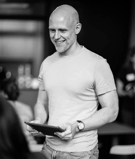 如何通过专业的创业者教练保持创业初期的战略清晰,避免陷入日常琐事,实现团队愿景的持续进化,打造高效管理体系,从而推动企业快速成长。
