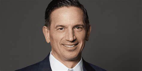 本文深入探讨了上市实物资产作为401(k)退休计划中私人资产替代品的优势和潜力,分析了它们的流动性、透明度及风险收益特征,帮助投资者明智配置资产,优化退休投资组合。
