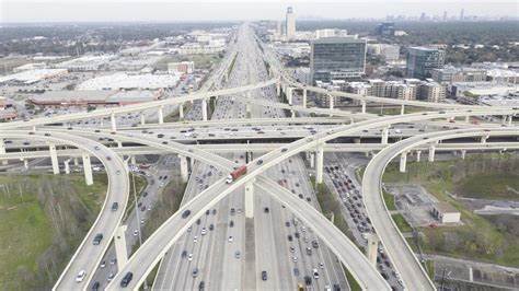 深入探讨CarrierSource平台如何利用先进的人工智能技术,将托运人的搜索意图数据转化为精准的销售线索,助力货运行业实现高效销售和市场拓展。
