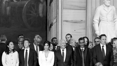 探讨硅谷CEO面对特朗普涉足商业领域时的复杂情绪与应对策略,解析二者关系对科技行业及商业环境的深远影响。
