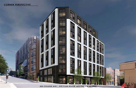 综述科尔利镇(Collegetown)近期中层住宅项目获得伊萨卡规划与发展委员会批准的过程,解读相关项目(包括215 College Avenue、Waters Edge与Grinspoon Hillel)、标识审查争议、环境审查程序与社区影响,探讨对本地住房供应、城市设计与政策走向的潜在影响。
