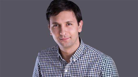 Opendoor科技近期任命Shopify前运营主管Nejatian为首席执行官,此举标志着公司在房地产科技领域迈出了关键一步,旨在通过领导力和创新加速数字化转型,实现行业突破和用户体验提升。本文深度解读这一任命背后的战略意义及其对房地产科技未来发展的影响。
