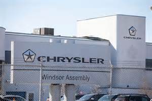 斯泰兰蒂斯任命若奥·拉朗若为首席财务官,接替因"个人原因"离职的道格·奥斯特曼。文章解析任命背景、拉朗若职业履历、公司内部高层调整的脉络以及对斯泰兰蒂斯财务战略、并购与电动化布局、供应链管理和投资者信心的潜在影响。
