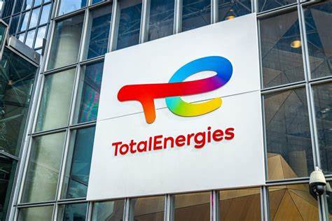 TotalEnergies 将其在北美的太阳能资产半数股权出售给私募股权巨头 KKR,揭示了能源巨头在加速可再生能源扩张与资本回收之间的平衡选择,推动北美太阳能市场进入新一轮机构化投资时期
